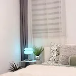 Good Time Centrum Strzelecka Apartmán *