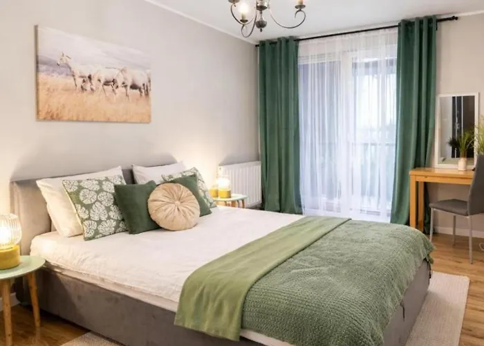 Good Time Centrum Strzelecka * بوزنان