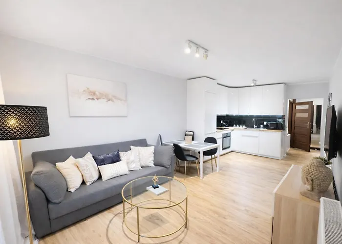 Good Time Centrum Strzelecka * بوزنان